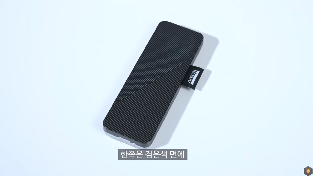 깡통 아이패드여서 저장공간이 부족하다고요? 외장 SSD면 걱정 끝! KLEVV R1 Portable SSD.