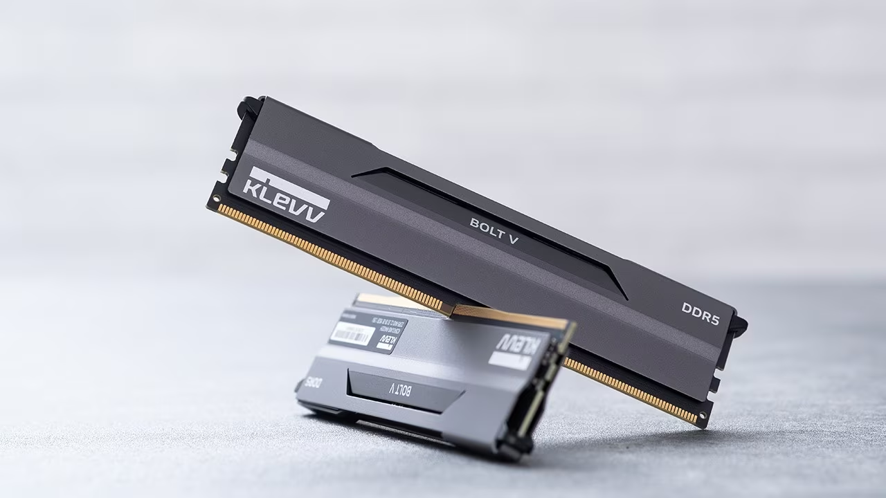 KLEVV BOLT V DDR5-6400 32GB kit記憶體 - 不發光也有純色高質感，超頻表現突破天際啦！