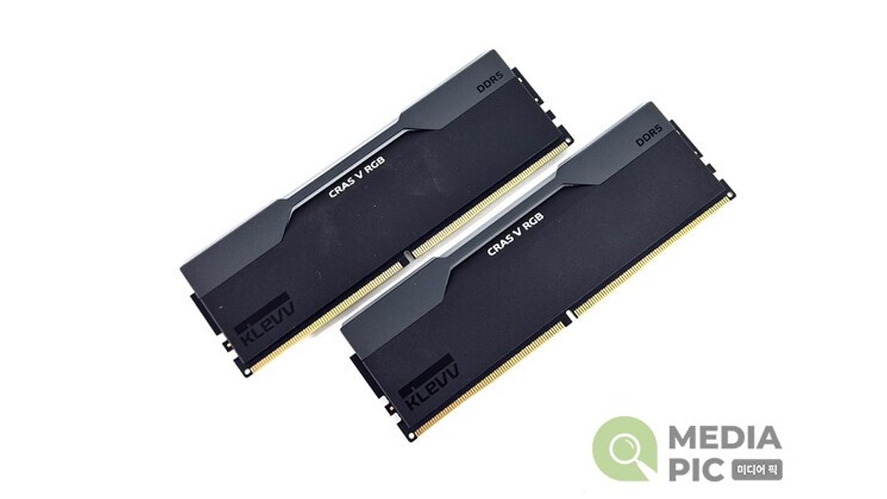 고성능 메모리의 정석 'ESSENCORE KLEVV DDR5-6000 CL30 CRAS V RGB 블랙 패키지 서린'